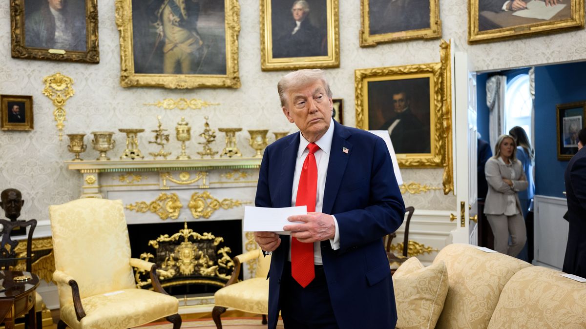 Země NATO by měly ruské letouny ve svém vzdušném prostoru sestřelit, řekl Trump